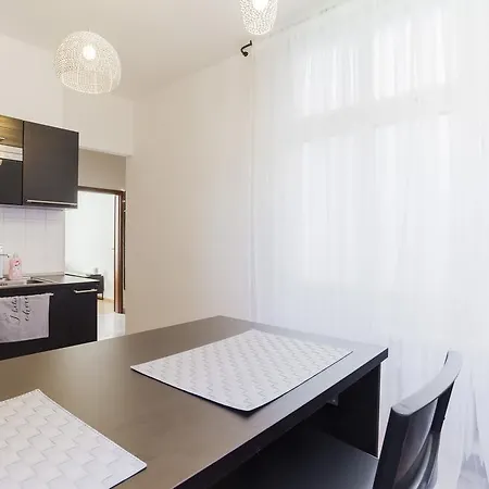 Modern Living In The Centre Of Lejlighed